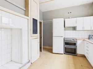 Kitchen- click for photo gallery